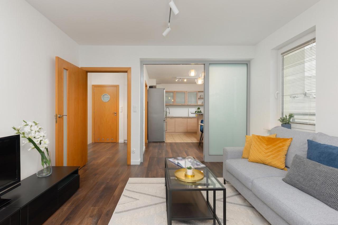 Beautiful & Spacious Warsaw Apartment By Noclegi Renters Exterior photo