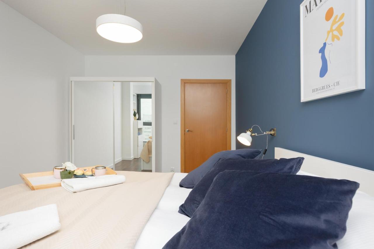 Beautiful & Spacious Warsaw Apartment By Noclegi Renters Exterior photo