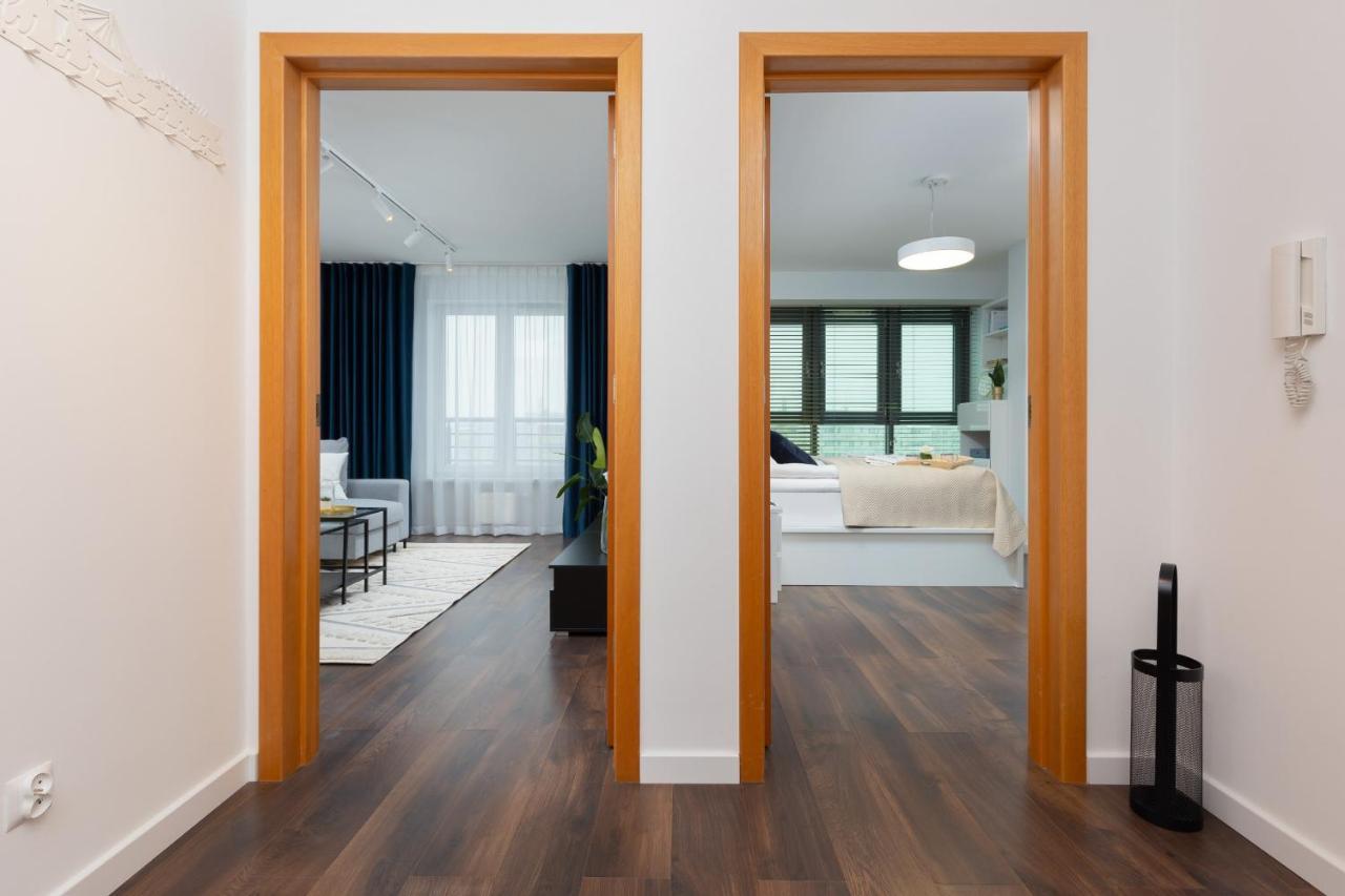 Beautiful & Spacious Warsaw Apartment By Noclegi Renters Exterior photo